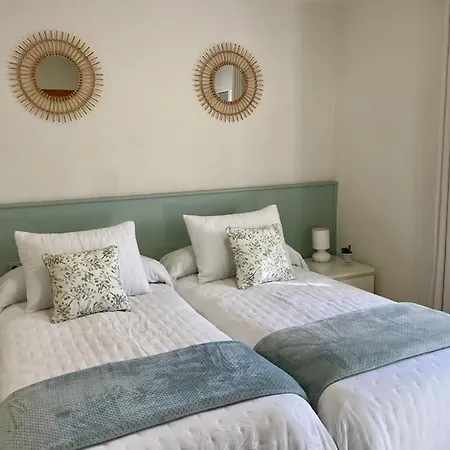 Casa Encantadora Y Confortable En Malaga. 度假居 *